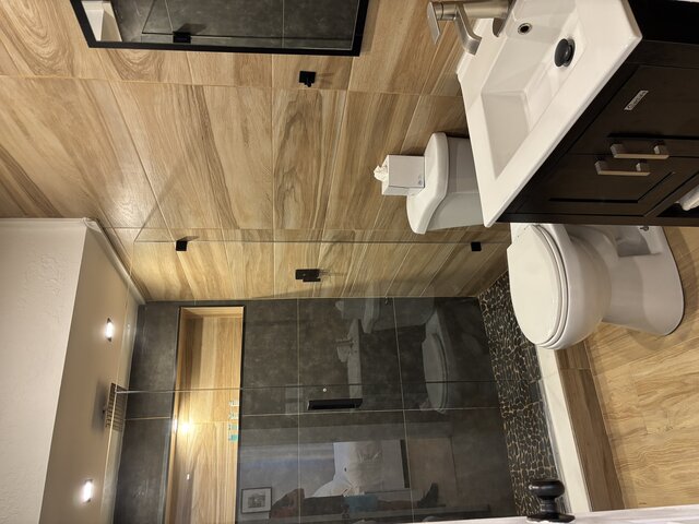 Image 2 for King Suite