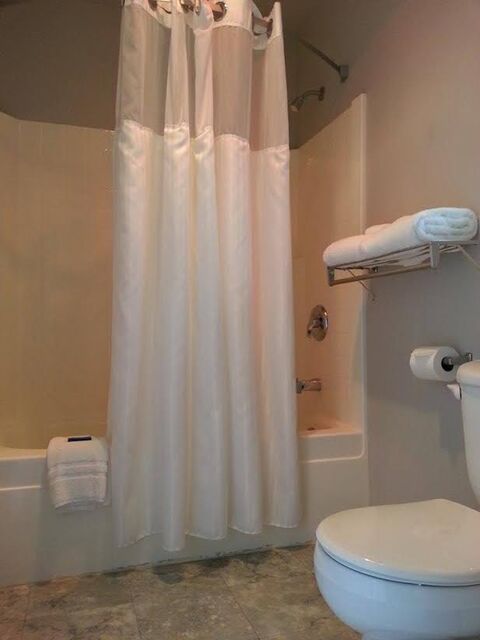 Image 7 for 24 Premiere King Jacuzzi Room  Oceanfront Balcony