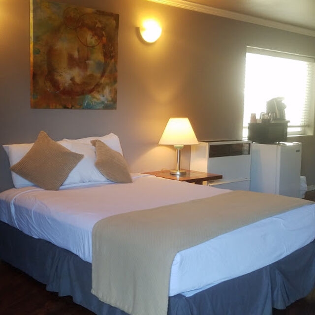 Image 1 for 11 Deluxe King Room