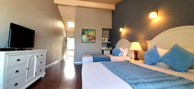 Image 1 for 31 Deluxe Double Queen Room OceanFront Balcony