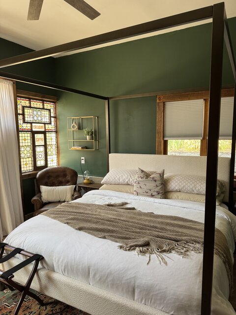 Image 2 for The Cardinal Suite