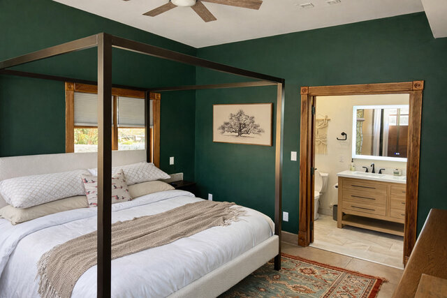 Image 1 for The Cardinal Suite