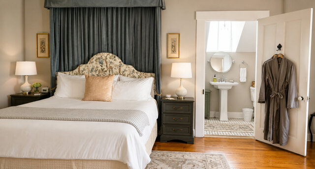 Image 1 for The Queen Suite