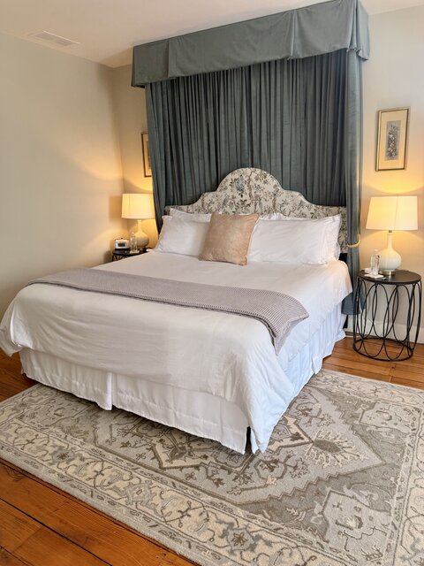 Image 3 for The Queen Suite