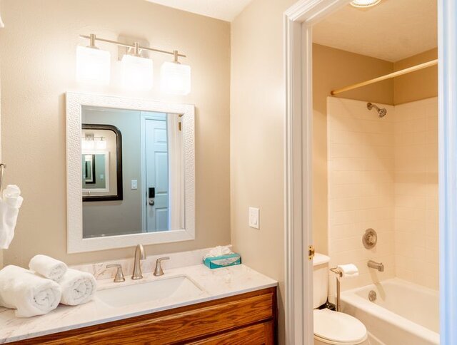 Image 6 for (#7) Single King Room