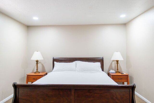 Image 3 for (#12) Single King Suite