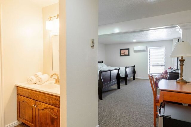 Image 9 for (#3) Double Queen Room