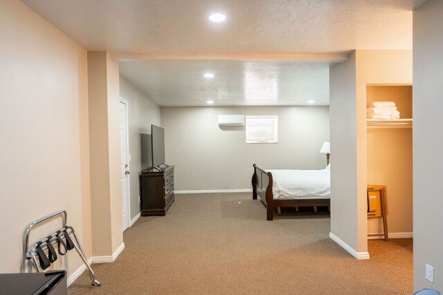 Image 2 for (#12) Single King Suite