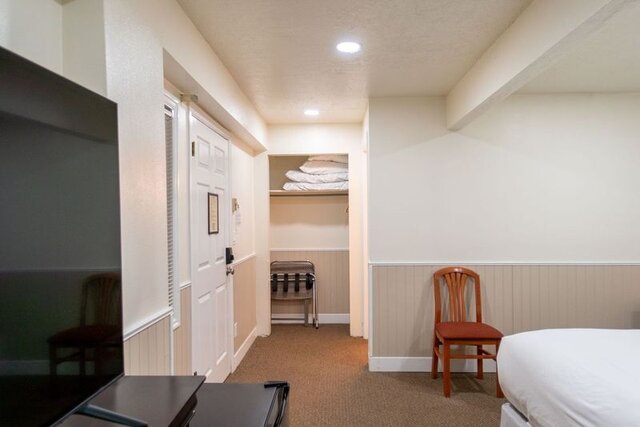 Image 2 for (#13) Budget Single King Room