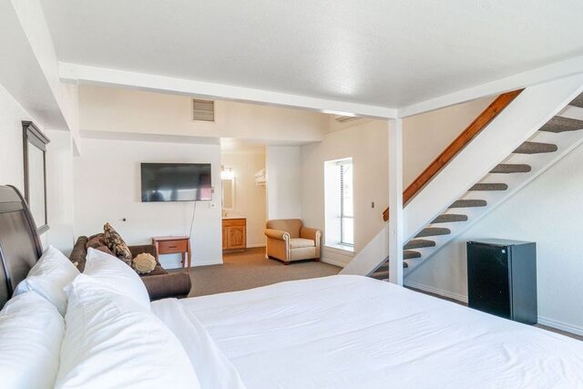 Image 4 for (#1) Triple King Suite