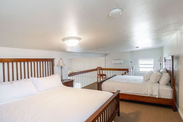 Image 9 for (#1) Triple King Suite