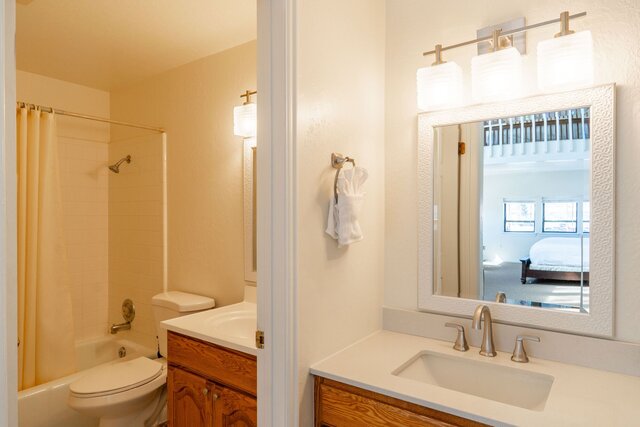 Image 5 for (#2) Triple King Suite