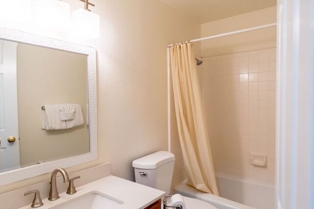 Image 5 for (#13) Budget Single King Room