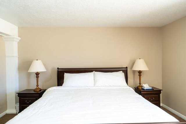 Image 1 for (#4) Single King Room