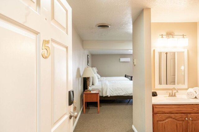 Image 4 for (#5) Double Queen Room