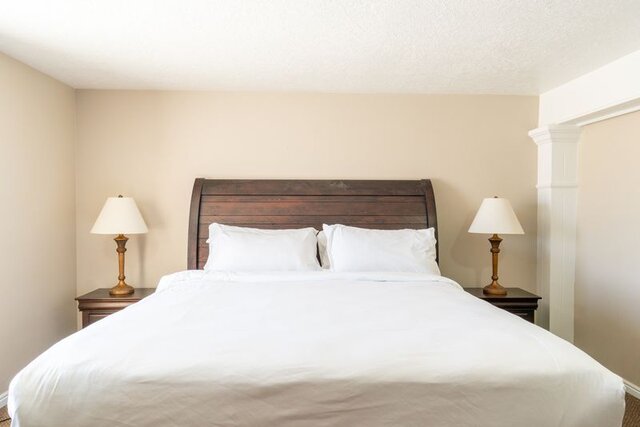 Image 6 for (#6) Single King Room