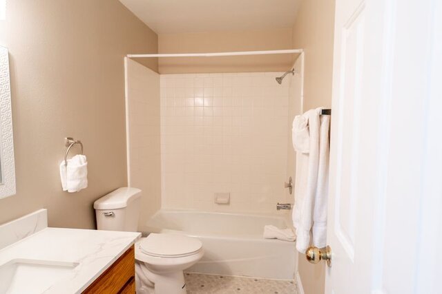 Image 6 for (#11) Double Queen, 2 Bedroom Suite