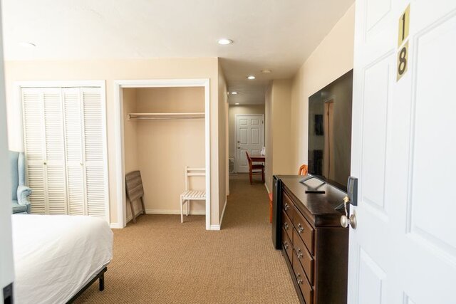 Image 4 for (#11) Double Queen, 2 Bedroom Suite