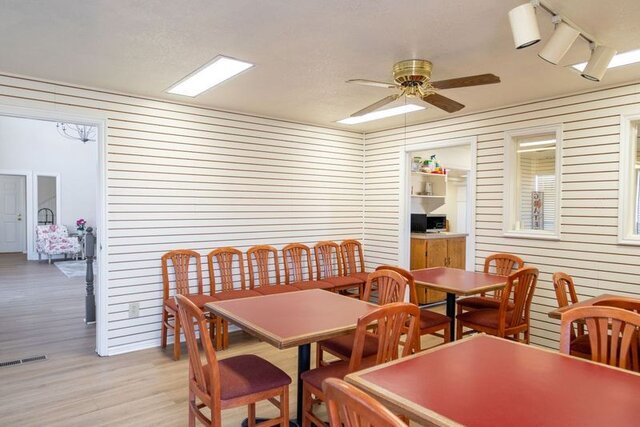 Image 18 for Entire Road Creek Inn