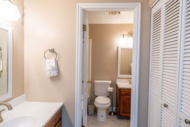 Image 4 for (#4) Single King Room