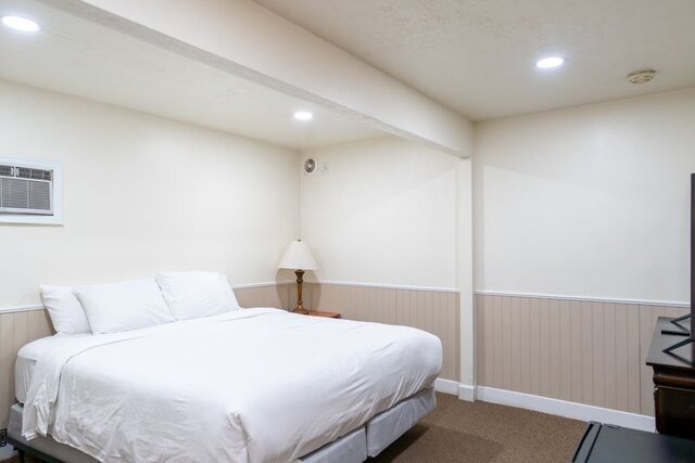 Image 1 for (#13) Budget Single King Room