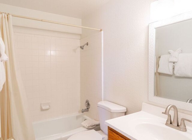 Image 5 for (#1) Triple King Suite