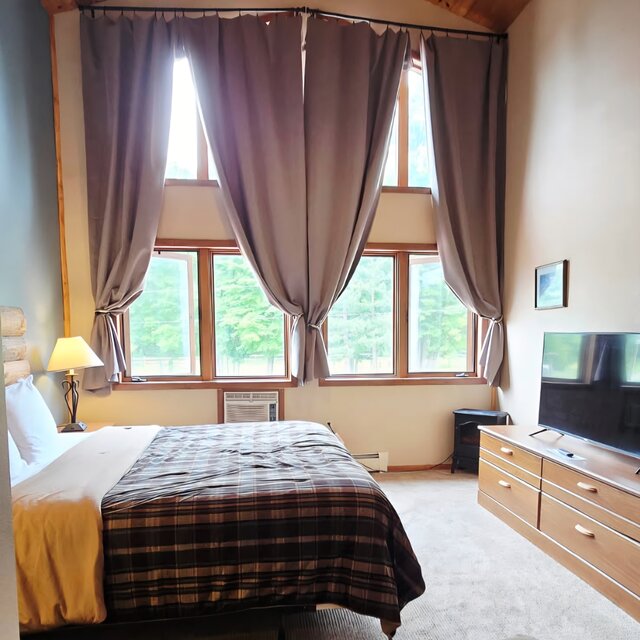 Image 1 for Lodge Room #25 "Gichi-Gami" - Upper Level