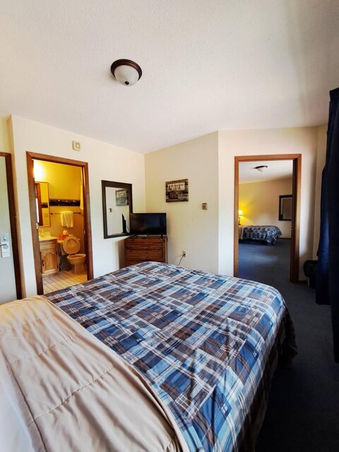 Image 2 for Lodge Room #29 "Gone Fishin'" - Upper Level