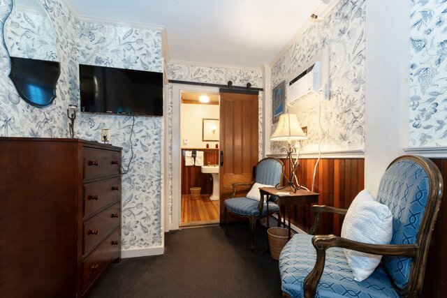 Image 8 for Quiet Room