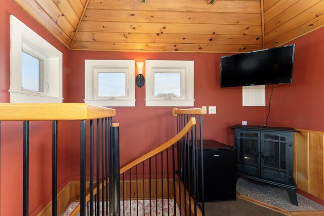 Image 8 for Turret Room