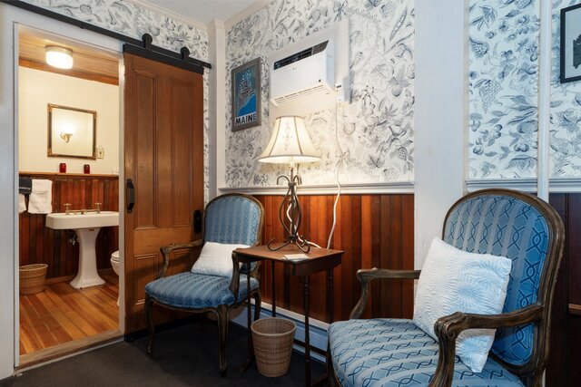 Image 9 for Quiet Room