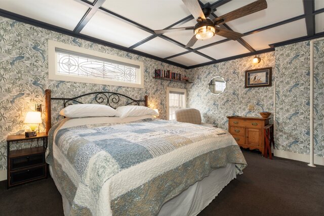 Image 2 for Craftsman Room