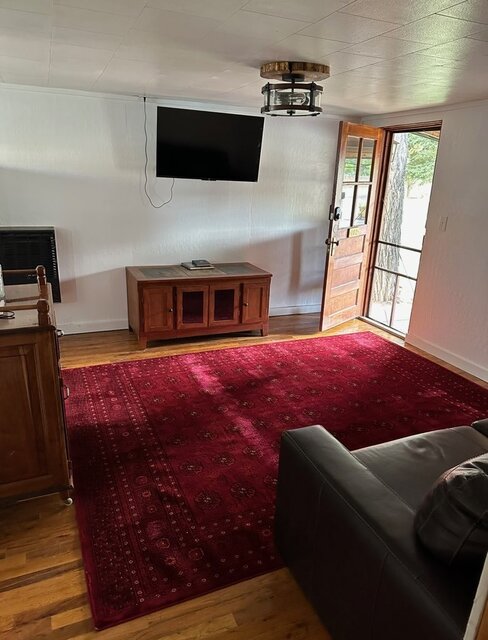 Image 3 for King Suite (Kitchen)