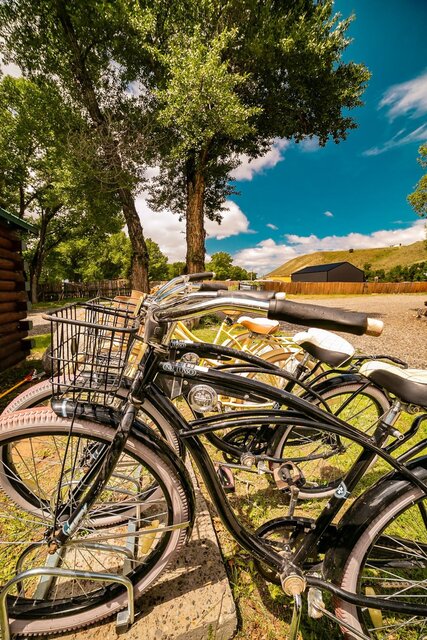 Image 16 for Deluxe King