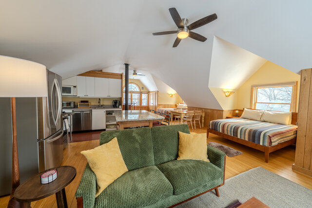 Image 6 for The Carriage House Suite