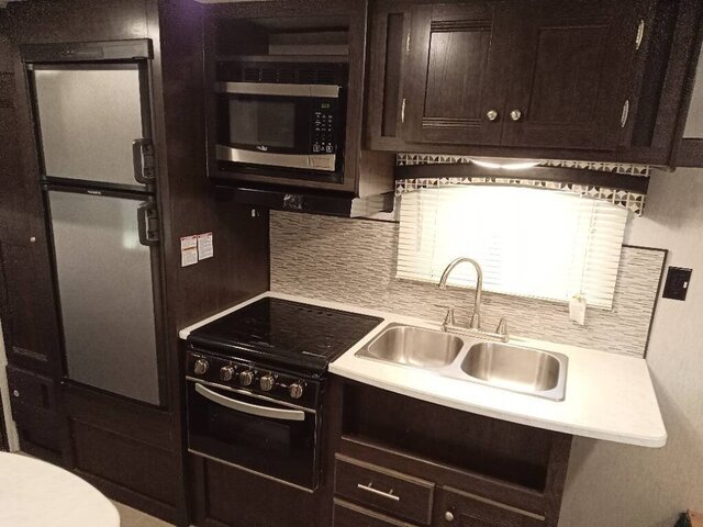 Image 8 for G 09) Prowler Bunk House (RIVER SITE TBD)