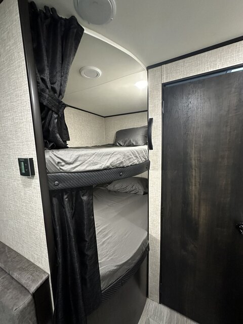 Image 4 for G 07) Prowler Bunk House (Site 20)