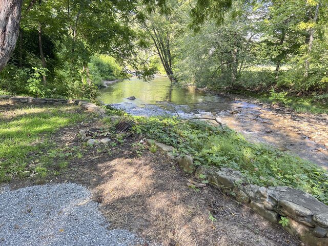 Image 2 for RV 29) Creekside Back-In 30amp (No Sewer)