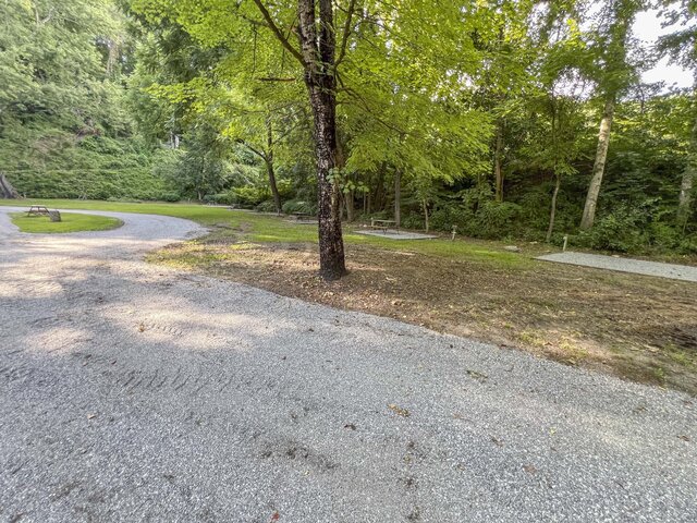 Image 4 for RV 29) Creekside Back-In 30amp (No Sewer)
