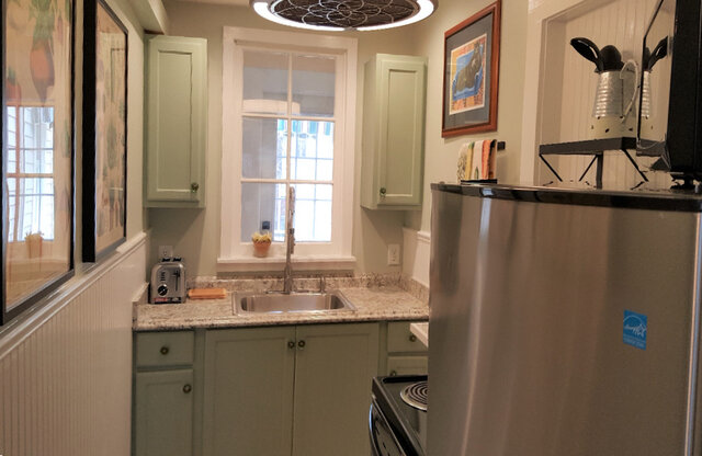 Full kitchen with all essentials