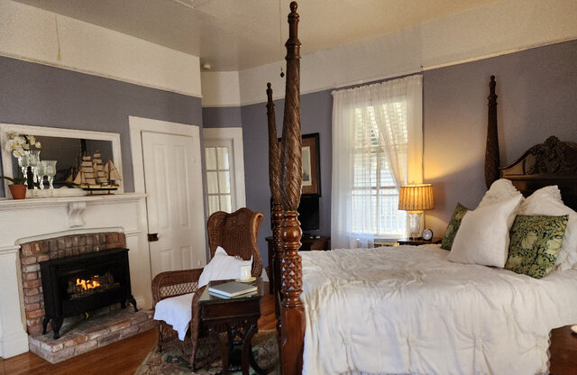 Gas log fireplace for romance & extra warmth