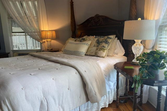 Luxurious over-size queen bed