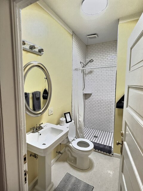 Image 10 for LaSalle Apartment