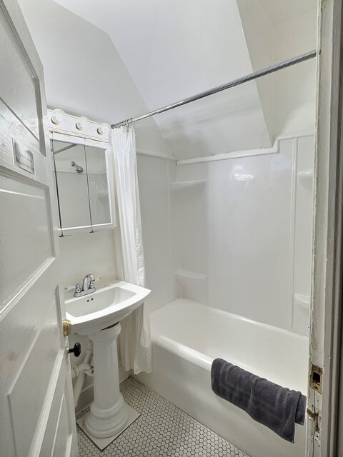 Image 9 for LaSalle Apartment