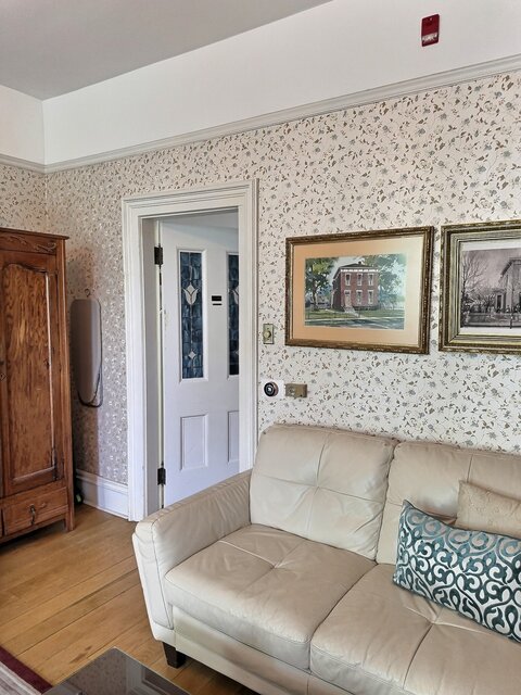 Image 4 for Eliza George Suite