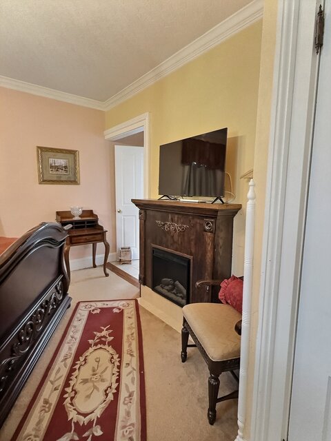 Image 2 for McCulloch Suite