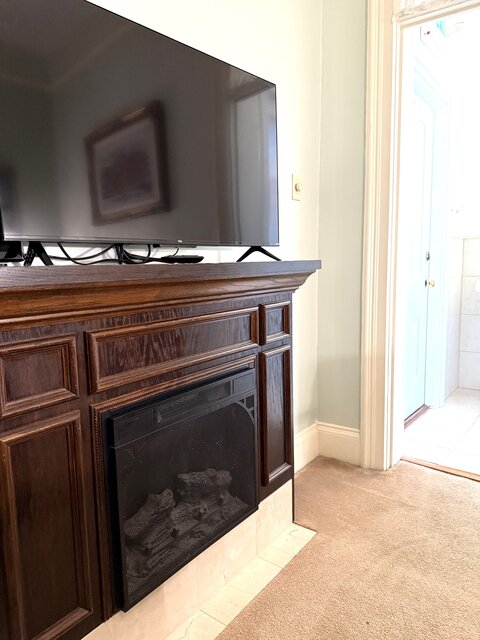 Image 6 for Lawton Suite