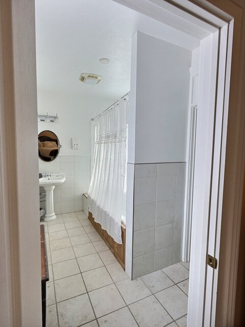 Image 4 for McCulloch Suite