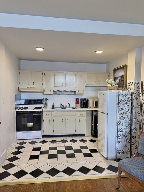 Image 6 for Hollywood Apartment