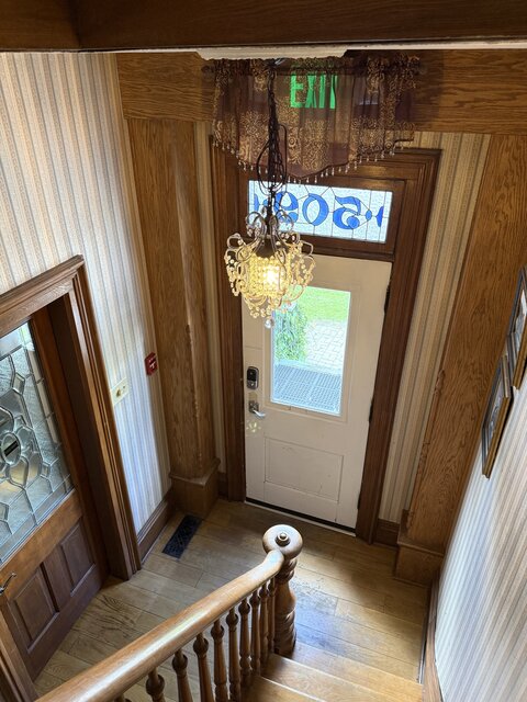 Image 10 for Lawton Suite